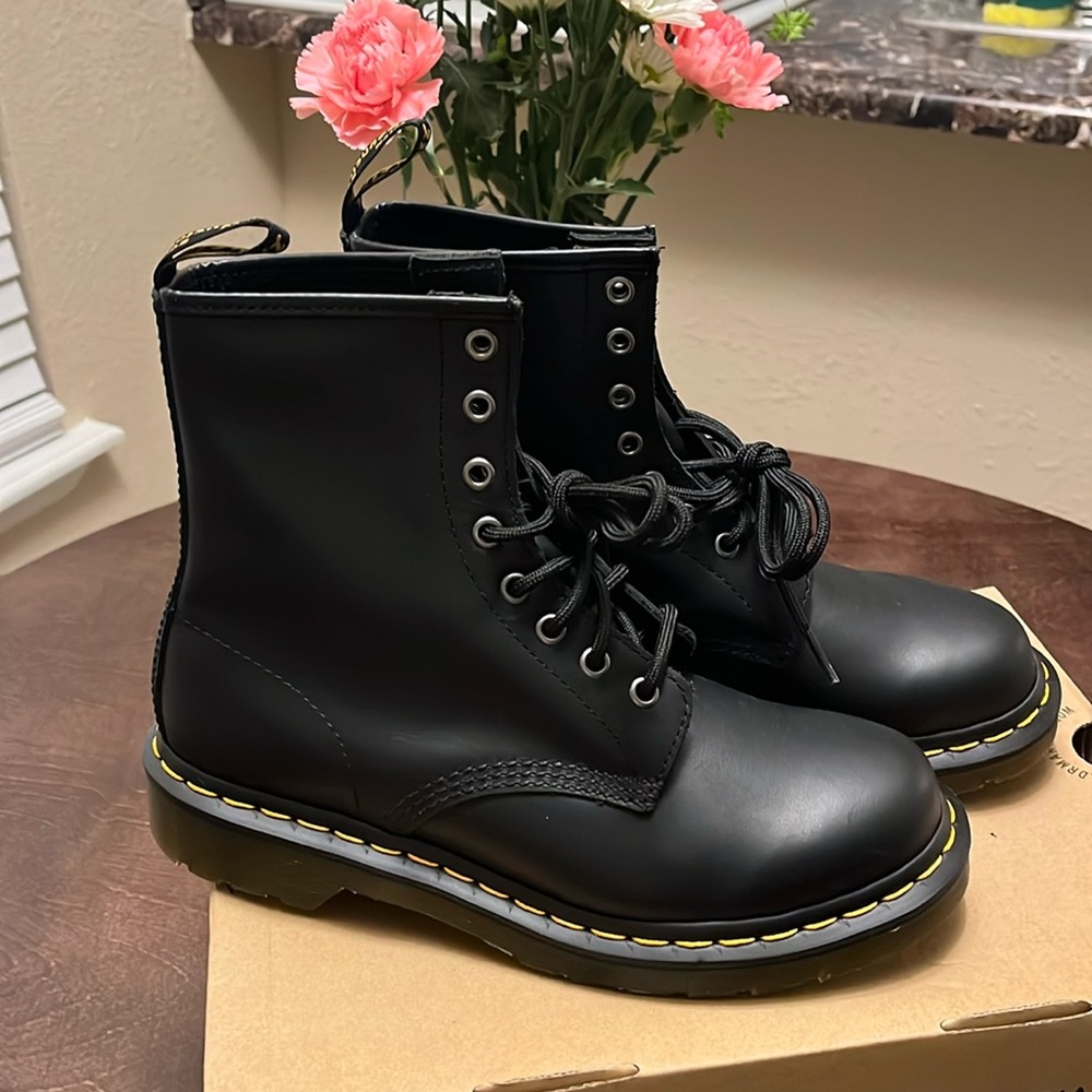 Dr. Martens 1460 Women’s size 8 Smooth Black Leather Boots